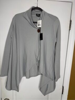 NWT Bobeau One Button Fleece Wrap Cardigan In Silver. Size M